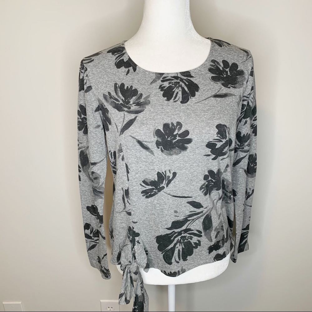 New T. La from Anthro Grey and Black Floral Top XS